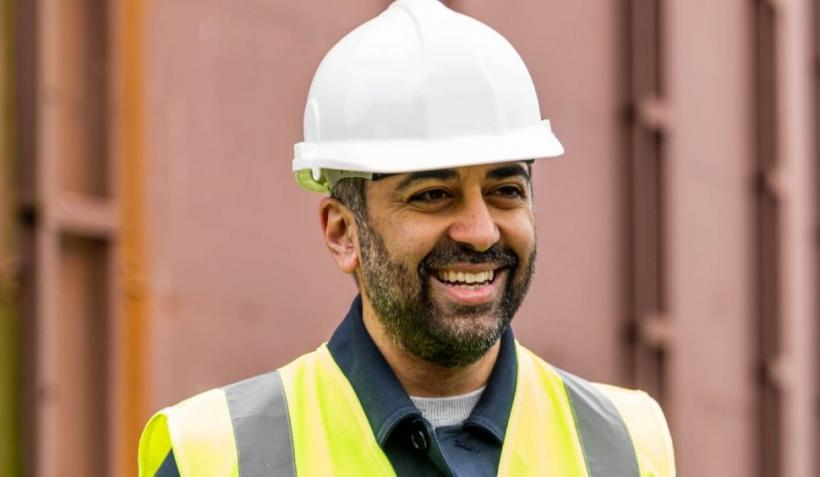 Scoția are un nou premier. Musulman din părinți imigranți, el promite independența țării și oprirea tranziției spre energia verde 18832118