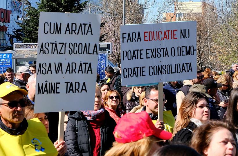 Ce n-a mai văzut „școala românească”: prima grevă de Bac! Examenele elevilor, sub semnul întrebării