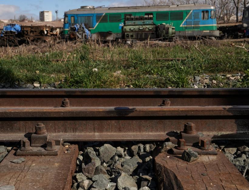Șinele de cale ferată vechi de peste un secol din Portul Constanța au fost scoase din uz