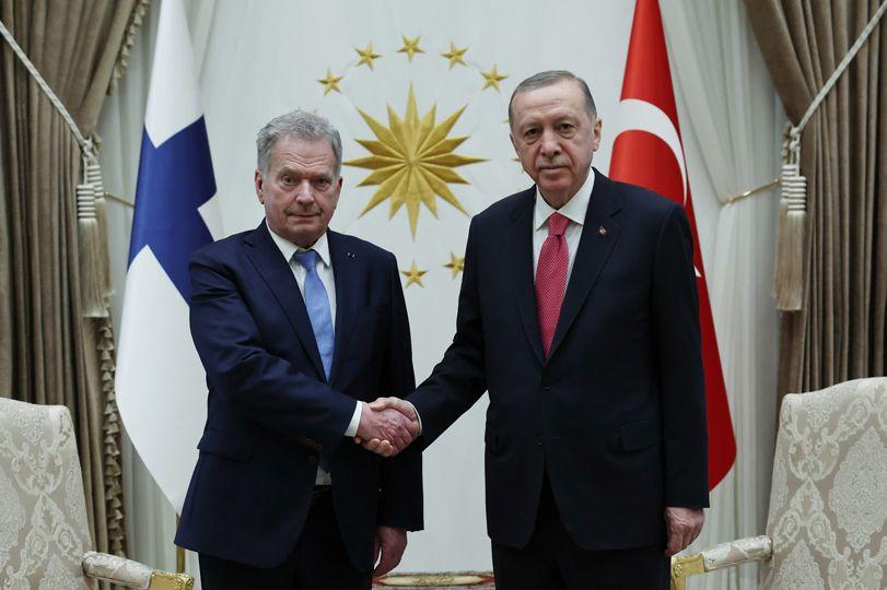 Turcia a ratificat tratatul pentru admiterea Finlandei în NATO. Suedia mai are de așteptat