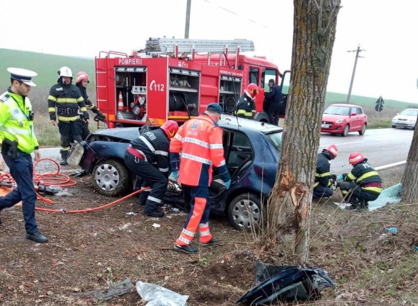 Accident grav pe DJ 222 între localitățile Tulcea-Agighiol. O femeie a murit și alte două au fost rănite