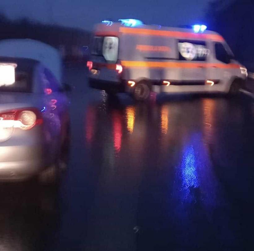 Accident pe autostrada A1. O femeie a fost transportată la UPU Sibiu
