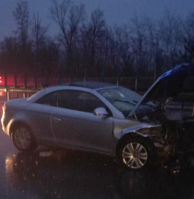 Accident pe autostrada A1. O femeie a fost transportată la UPU Sibiu 18832637