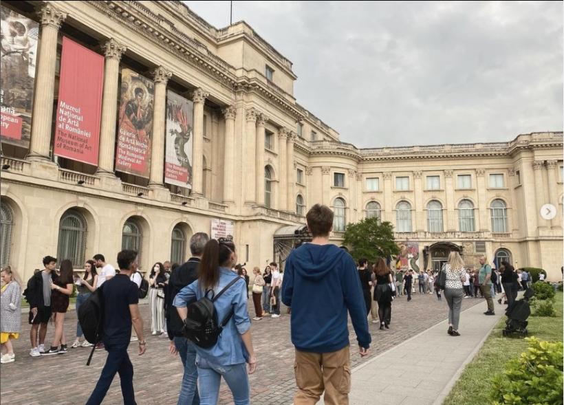 Miercurea gratuită –  MNAR after-hours 18832428