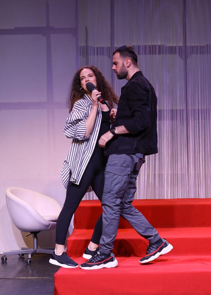 You say tomato! Premieră 9G la TNB 18832887