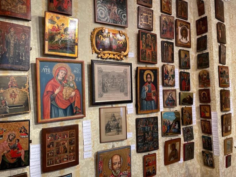 O rară colecție de icoane grecești, rusești și românești, scoasă la licitație înainte de Paște