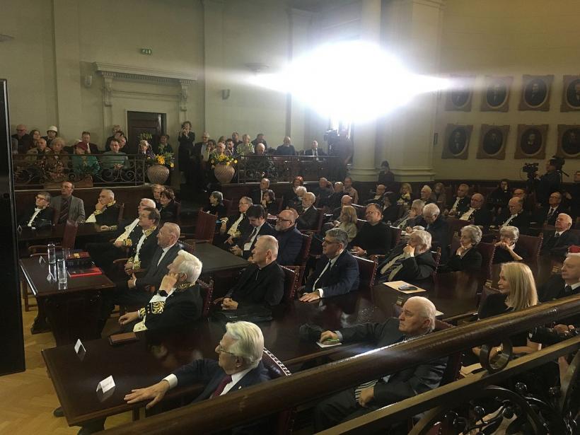 Poveste de pe Calea Victoriei 125 18833200