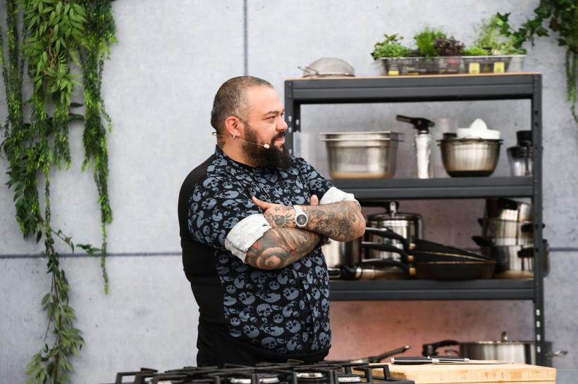 Chefi la cuțite, lider de audiență cu peste 2 milioane de telespectatori. Elwira Petre a jurizat o luptă aprigă pentru amuletă 18833381