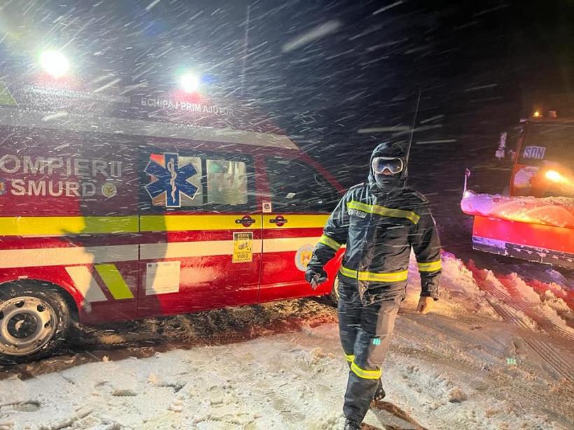 Incredibil: O gravidă a născut acasă, asistată video. Ambulanța nu a putut ajunge din cauza ninsorii 18833288