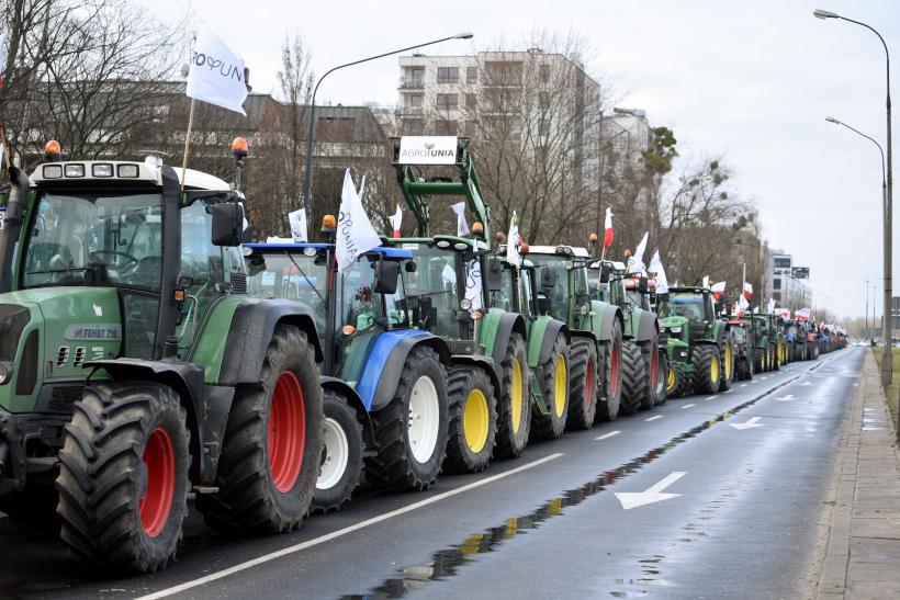 VIDEO Criza cerealelor din Ucraina provoacă proteste cu utilaje agricole în România