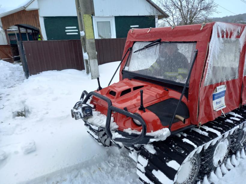 Ninsorile continuă în mai multe zone ale țării. 8 județe afectate de vreme rea în ultimele 24 de ore 18833473