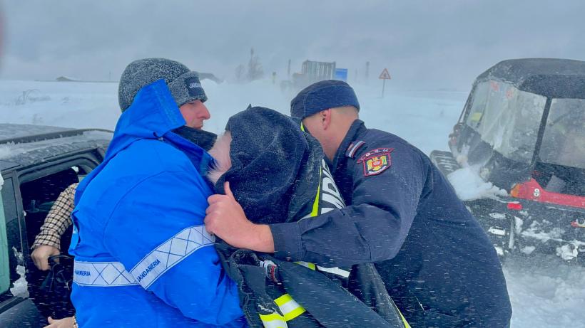 Ninsorile continuă în mai multe zone ale țării. 8 județe afectate de vreme rea în ultimele 24 de ore 18833476