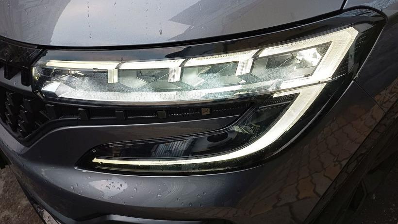 Cum arată noul SUV Renault 18833393