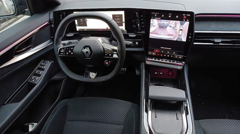 Cum arată noul SUV Renault 18833395