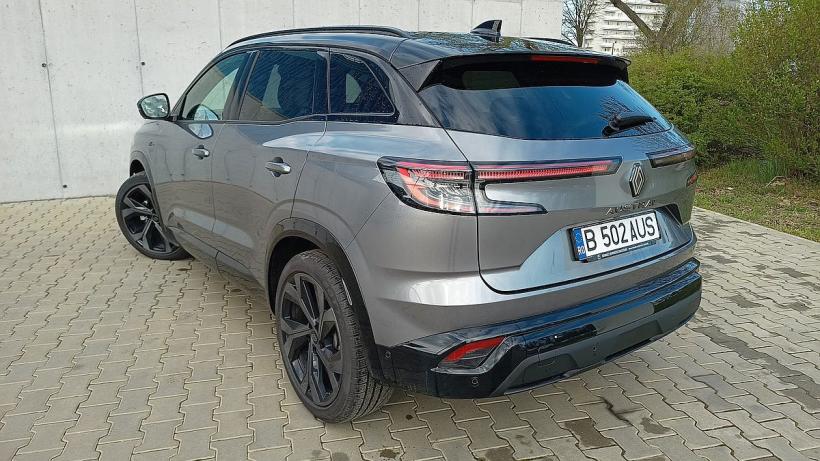 Cum arată noul SUV Renault 18833397