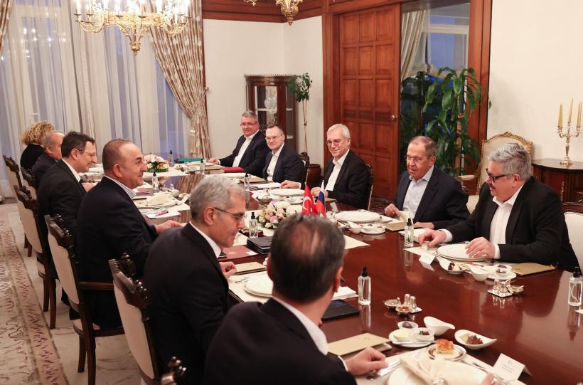 Serghei Lavrov: "Negocierile de pace din Ucraina nu pot avea loc decât pe principiile noii ordini mondiale" 18833548