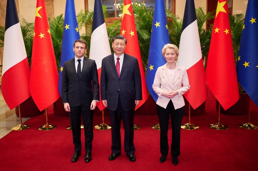 Emmanuel Macron, la ceai cu Xi Jinping: o primire neobişnuit de generoasă   18833612