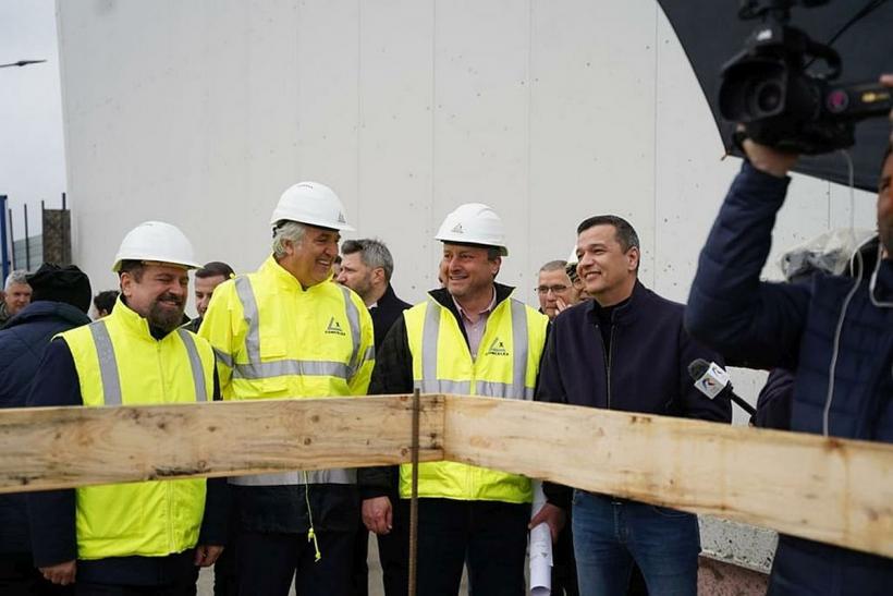 Ministrul Transporturilor, mulțumit de evoluția lucrărilor la Aeroportul Internațional Timișoara 18833578