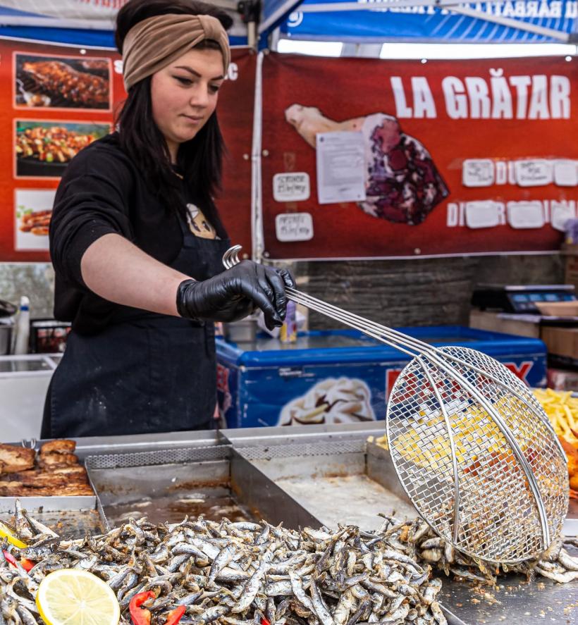 Festivalul Scrumbiei atrage numeroși gălățeni pe malul Dunării 18833714