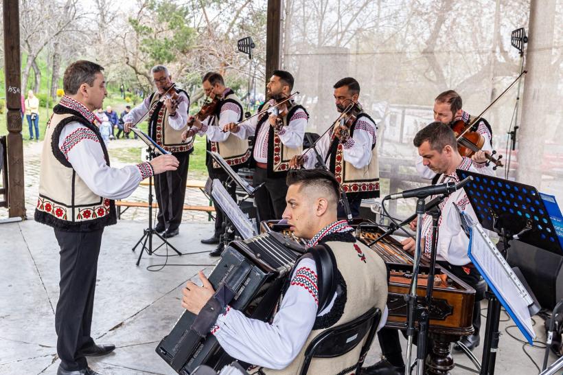 Festivalul Scrumbiei atrage numeroși gălățeni pe malul Dunării 18833717