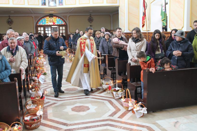 Paştele catolic: tradiții, obiceiuri și binecuvântarea bucatele pascale 18833704