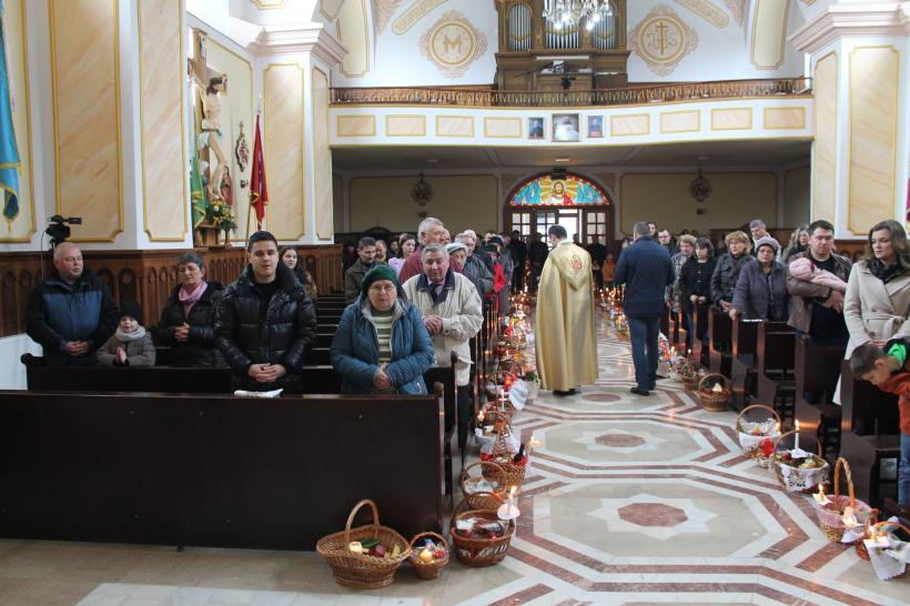 Paştele catolic: tradiții, obiceiuri și binecuvântarea bucatele pascale 18833705