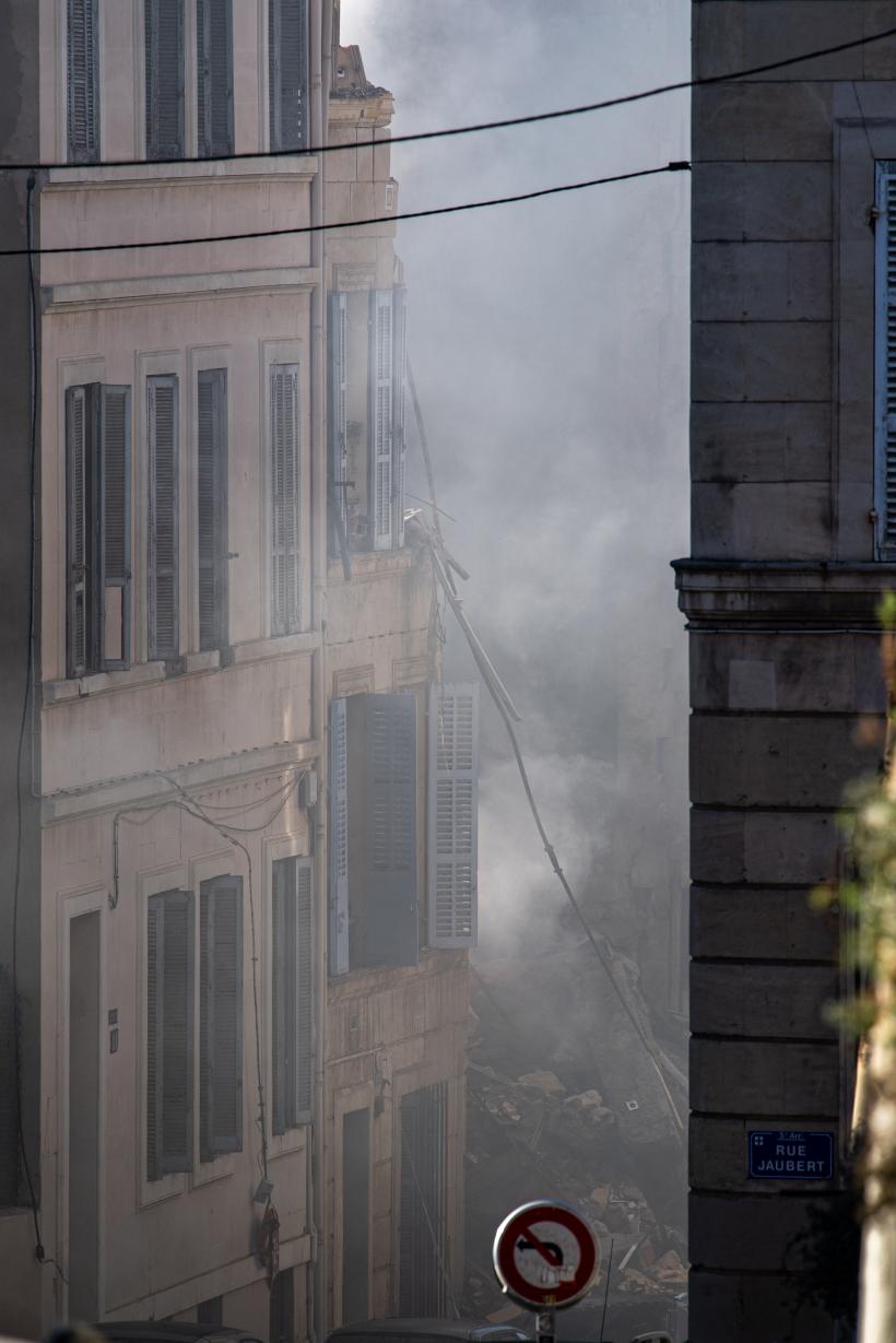 Două cadavre au fost găsite sub dărâmături după explozia unei clădiri din Marsilia  18833809