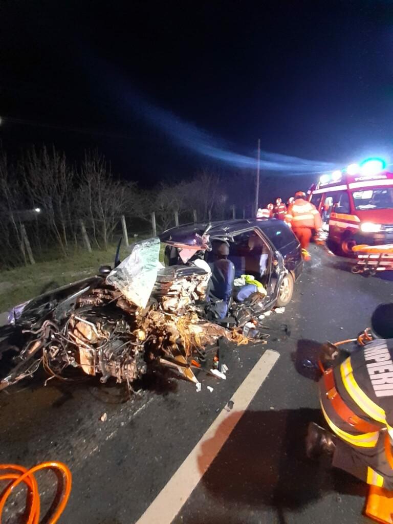 Carambol mortal cu patru vehicule în Florești. O femeie și-a pierdut viața 18833804