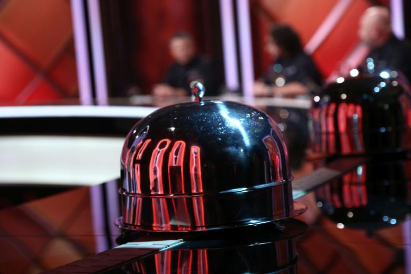 11 fani ai emisiunii Chefi la cuțite pot intra  în juriul degustătorilor la unul dintre battle-uri! 18833930