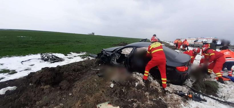 Accident teribil pe centura ocolitoare a Sucevei. O mașină s-a răsturnat. Un tânăr a murit, iar alți patru au fost răniți 18834137