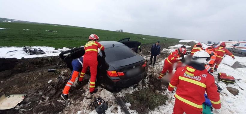 Accident teribil pe centura ocolitoare a Sucevei. O mașină s-a răsturnat. Un tânăr a murit, iar alți patru au fost răniți 18834138