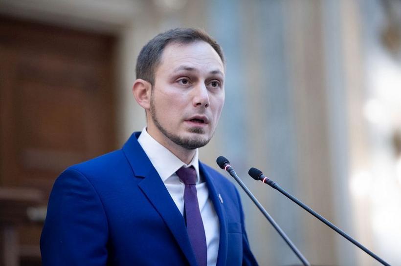 USR se chinuie de doi ani să umble la legea ordinelor și decorațiilor. Miza, retragerea distincțiilor pentru cei condamnați cu suspendare 18833946