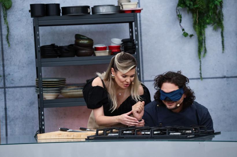 Chefii se luptă în această seară pentru o bombă cu mai multe amulete: Show-ul culinar Chefi la cuțite, lider de audiență 18834059