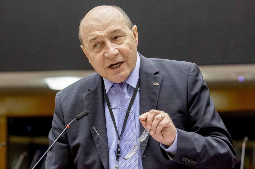 Manual de stricat prietenia cu un uriaș furnizor de energie 18834109