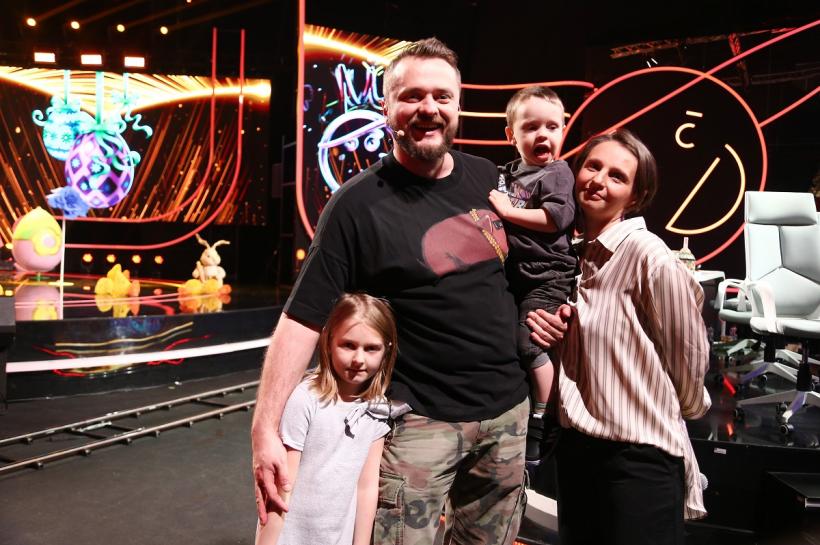 Duminică, de la 20:00, pe Antena 1. Jurații iUmor, vizitați de Iepurașul de Paște pe platoul de filmare. Delia: „Avem cadouri!“ 18834263