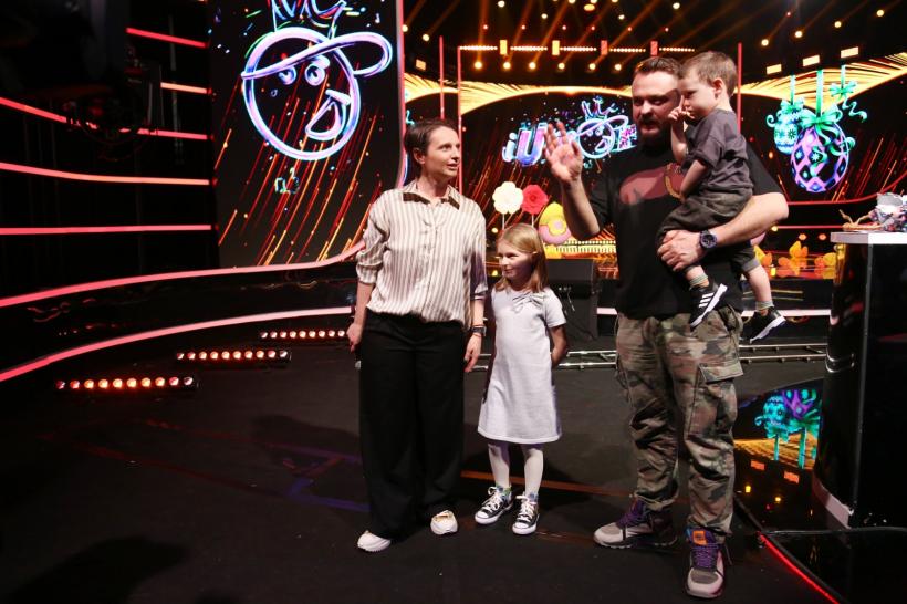 Duminică, de la 20:00, pe Antena 1. Jurații iUmor, vizitați de Iepurașul de Paște pe platoul de filmare. Delia: „Avem cadouri!“ 18834264