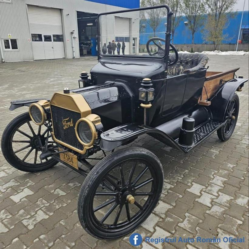O mașină foarte rară de colecție, fabricată în anul 1914, adusă la RAR. „Ocazia de a putea vedea o mașină veche de peste 100 de ani și de a-i auzi sunetul motorului este o onoare pe care puțini o au”