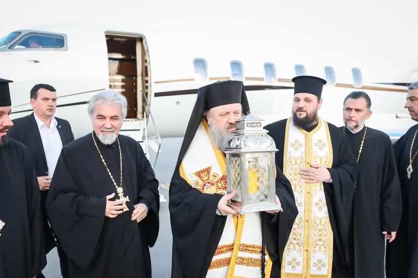 Lumina Sfântă de la Ierusalim a ajuns în România 18834759