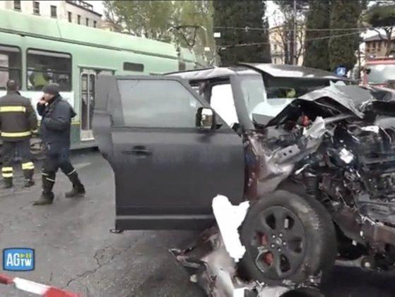 Accident la Roma. Mașina lui Ciro Immobile, atacantul lui Lazio, a fost lovită de un tramvai
