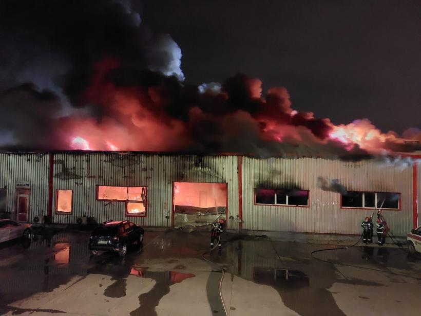 Incendiu violent în Parcul Industrial Ploieşti 18834925