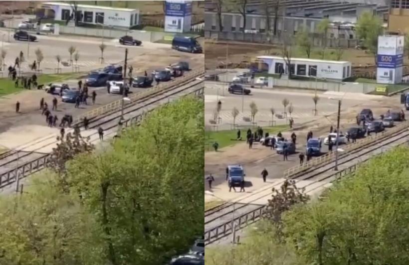 Scandal în fața Stadionului Ghencea. Ultrașii s-au luat la bătaie înainte de Steaua - Dinamo. Mai mulți suporteri au fost reținuți 18835154