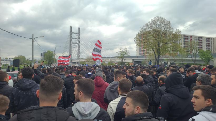 Scandal în fața Stadionului Ghencea. Ultrașii s-au luat la bătaie înainte de Steaua - Dinamo. Mai mulți suporteri au fost reținuți 18835174