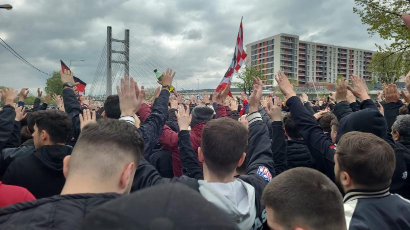 Scandal în fața Stadionului Ghencea. Ultrașii s-au luat la bătaie înainte de Steaua - Dinamo. Mai mulți suporteri au fost reținuți 18835176