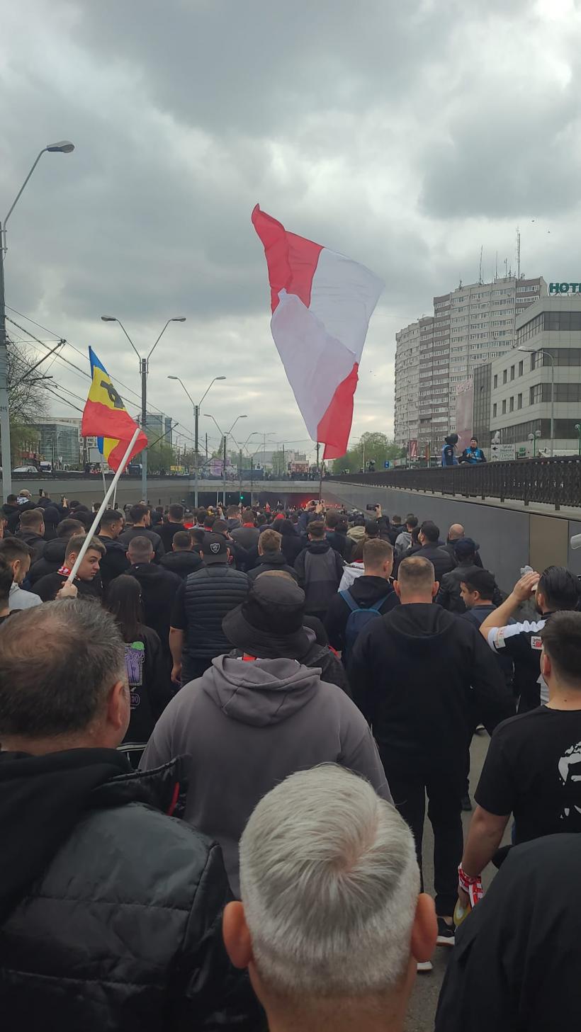 Scandal în fața Stadionului Ghencea. Ultrașii s-au luat la bătaie înainte de Steaua - Dinamo. Mai mulți suporteri au fost reținuți 18835180