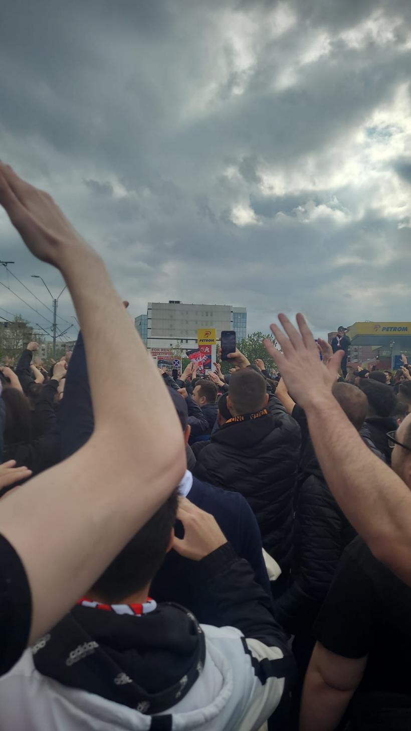 Scandal în fața Stadionului Ghencea. Ultrașii s-au luat la bătaie înainte de Steaua - Dinamo. Mai mulți suporteri au fost reținuți 18835183