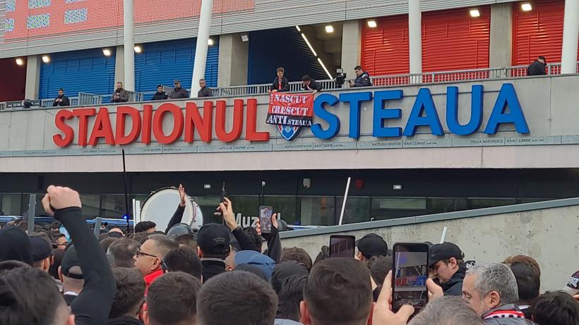 Scandal în fața Stadionului Ghencea. Ultrașii s-au luat la bătaie înainte de Steaua - Dinamo. Mai mulți suporteri au fost reținuți