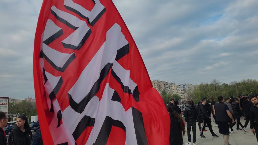Scandal în fața Stadionului Ghencea. Ultrașii s-au luat la bătaie înainte de Steaua - Dinamo. Mai mulți suporteri au fost reținuți 18835208