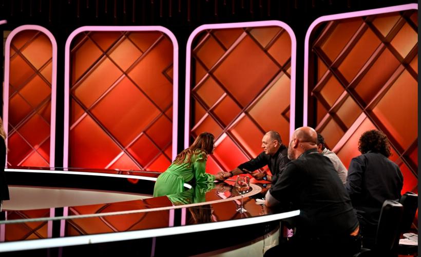 Chefi la cuțite, lider de audiență.  Diana Bulimar și Larisa Iordache vin să le gătească juraților,  iar Liviu Vârciu este degustătorul de la amuletă 18835223