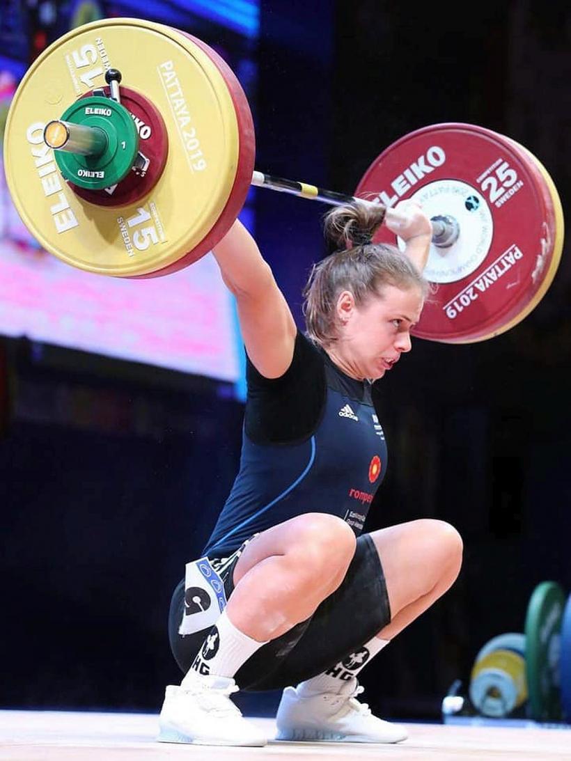 Trei medalii de aur pentru halterofila Loredana Toma la Europenele de la Erevan 18835403