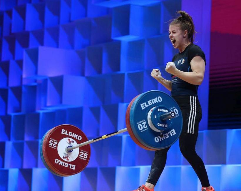 Trei medalii de aur pentru halterofila Loredana Toma la Europenele de la Erevan 18835405